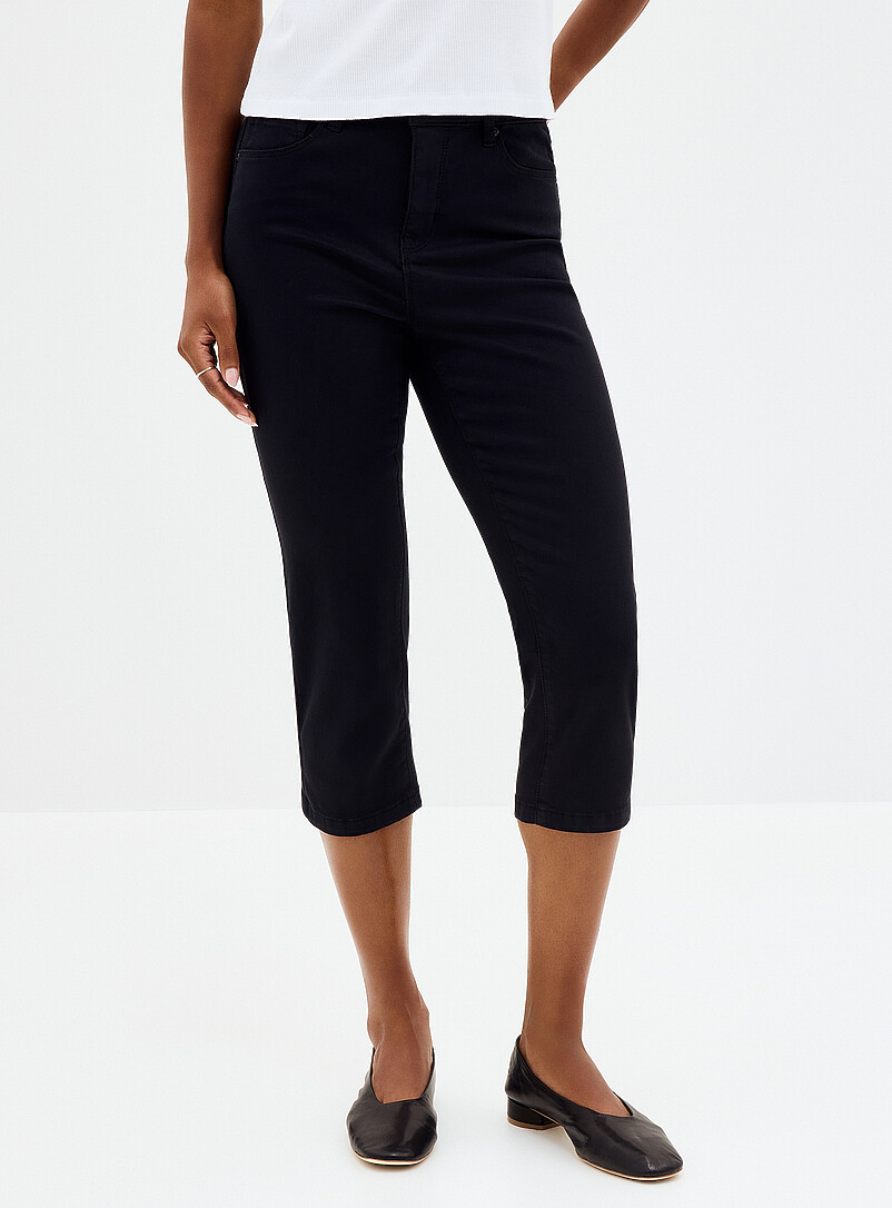 Contemporaine Black Colourful denim capri pant <b>Fit: Slim leg, regular rise</b> for women