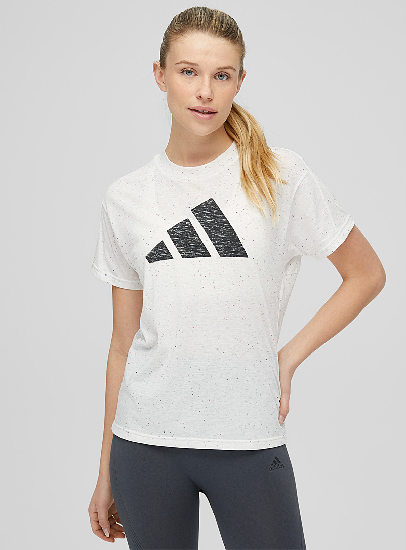 Adidas: Le t-shirt moucheté logo 3 barres Blanc pour femme