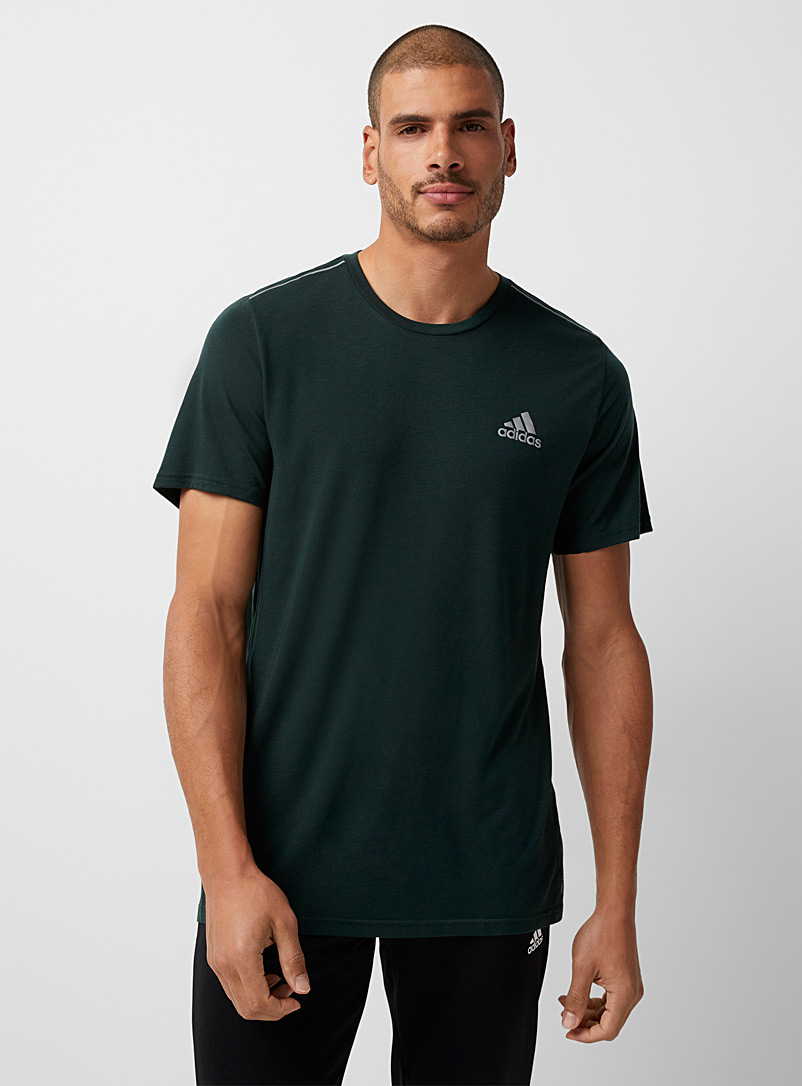Adidas: Le t-shirt touche de laine X-City Vert foncé-mousse-olive pour homme