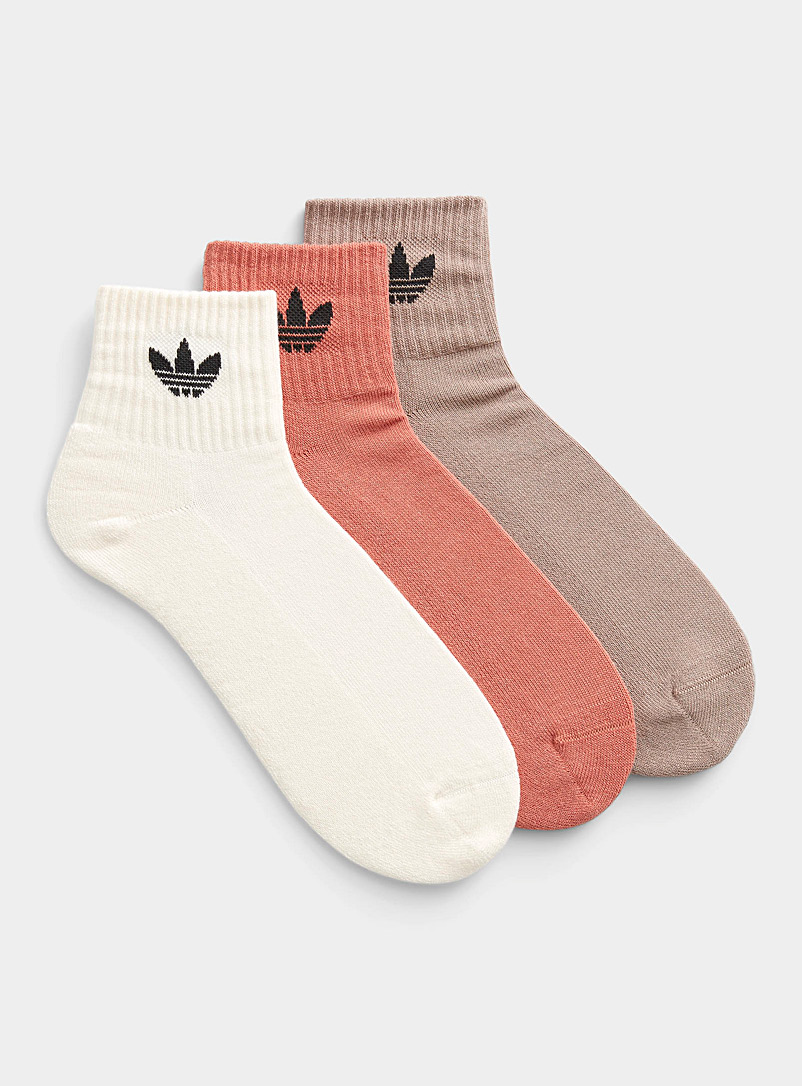 Adidas Originals: Les chaussettes tons naturels logo Emballage de 3 Brun pâle-taupe pour homme