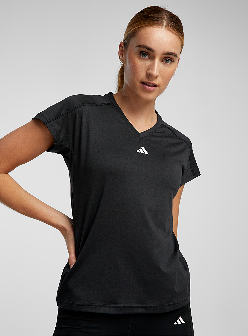 Adidas: Le t-shirt raglan col V Noir pour femme