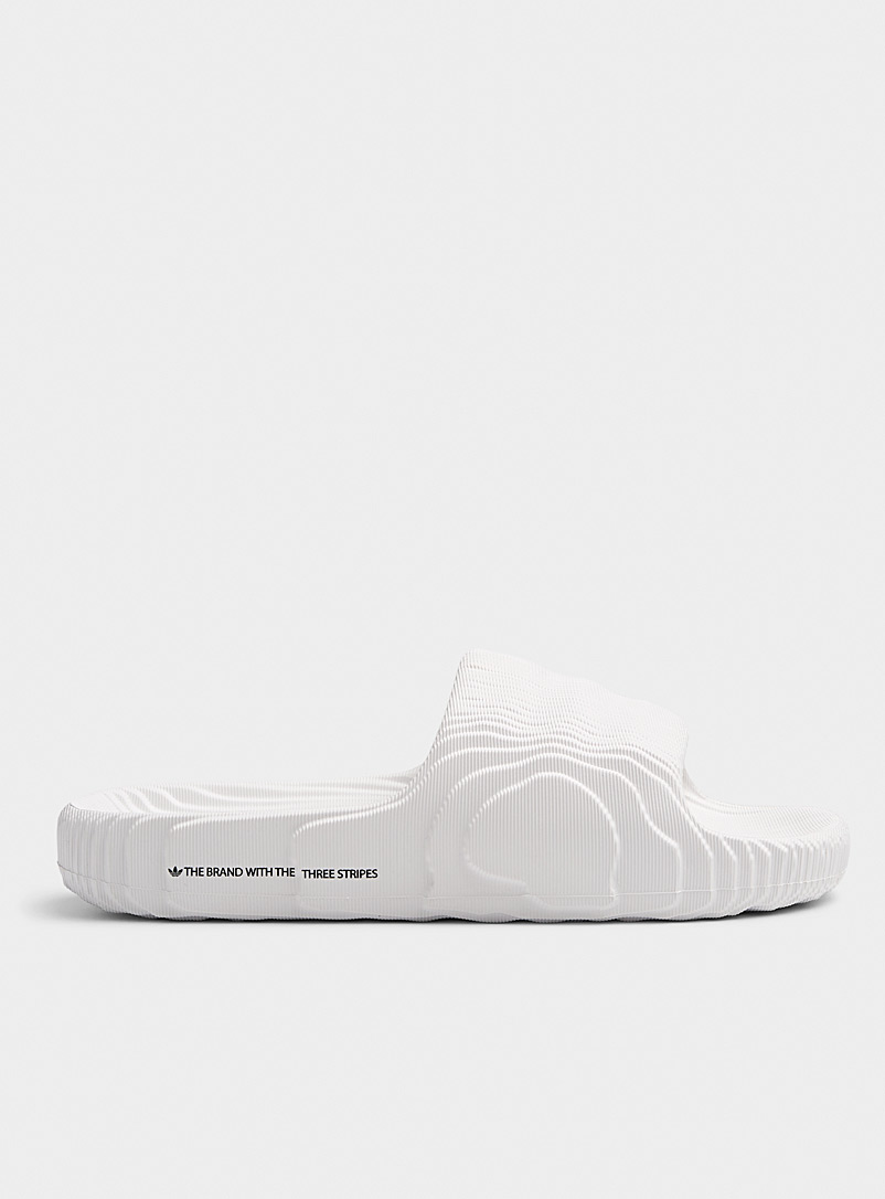 Adidas Originals: La sandale slide Adilette 22 Homme Blanc pour homme