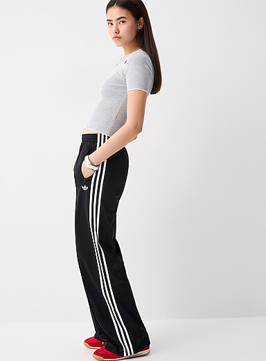 Le pantalon <i>track</i> large 3 bandes