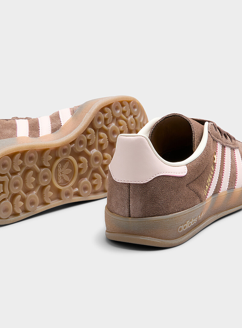 Adidas Originals: Le sneaker Gazelle Indoor taupe et rose Femme Brun pour femme