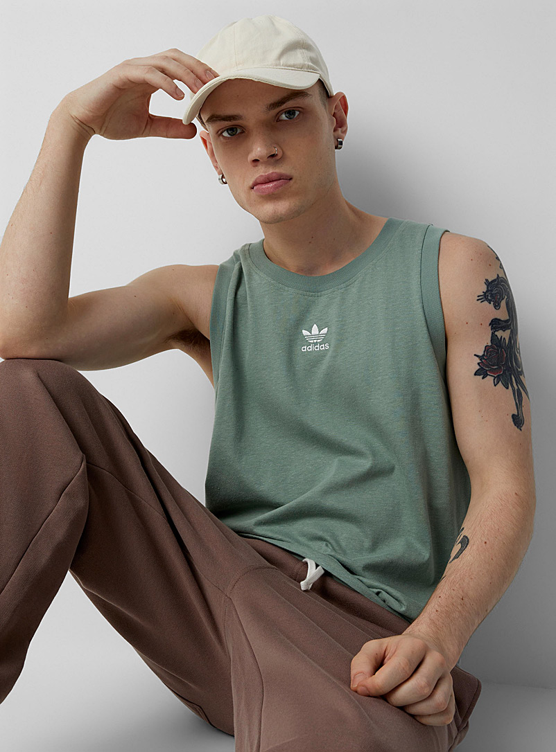 Adidas Originals: La camisole logo Trefoil chanvre Vert pour homme