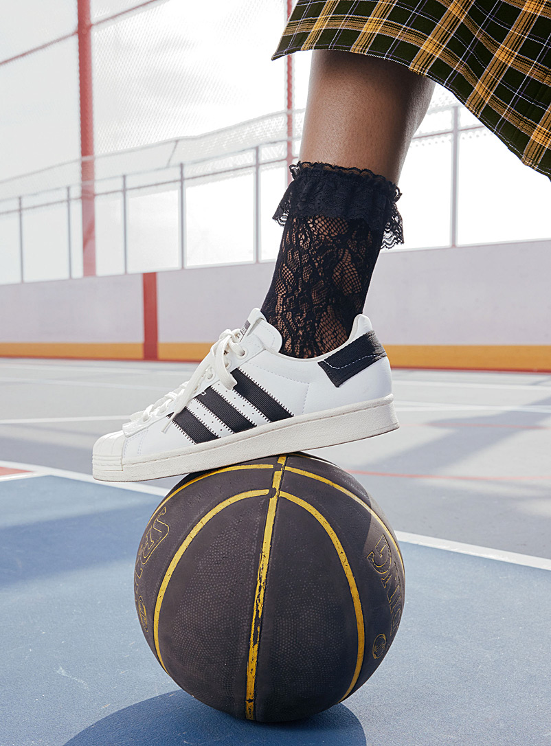 Adidas Originals: Le sneaker Superstar Parley recyclé Femme Blanc pour femme
