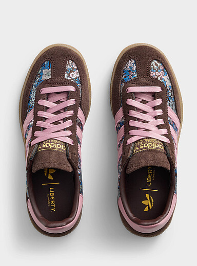 Le sneaker Handball Spezial fleuri <b>Fait d'un tissu Liberty Fabric</b> Femme