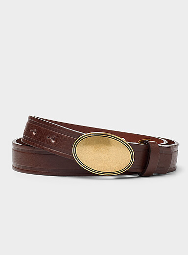 Brushed metal oval-buckle belt