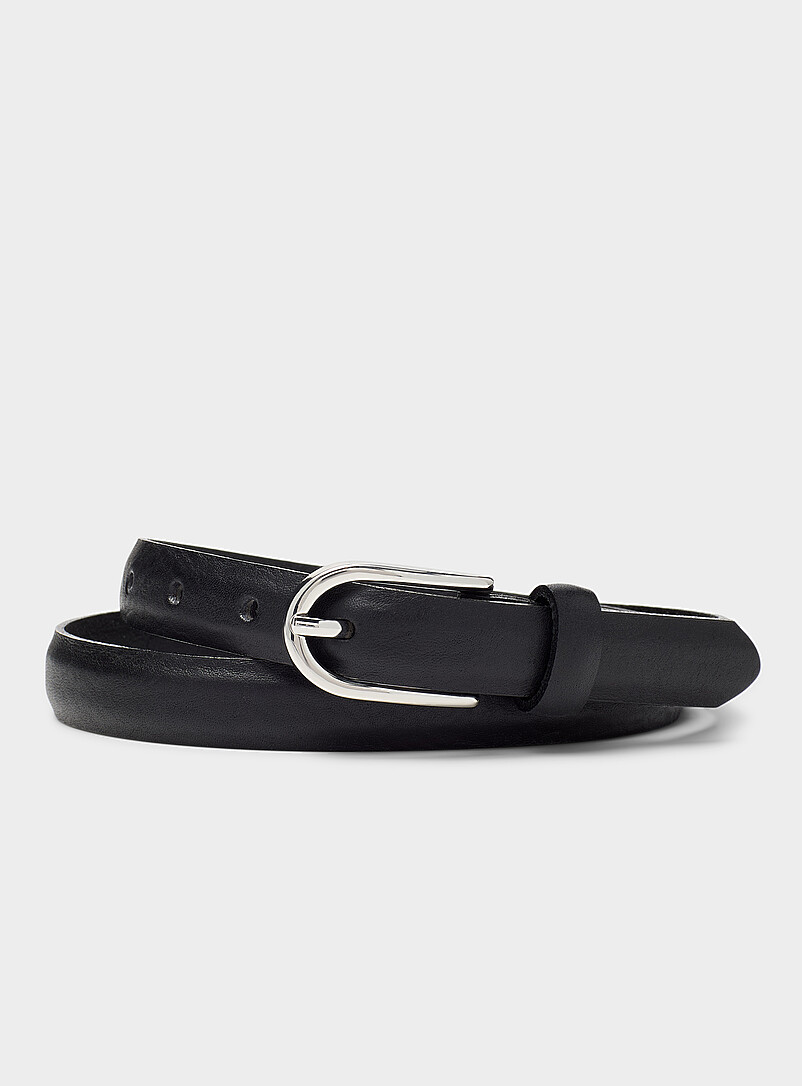 Silver D-buckle textured leather belt | Simons | Women's Belts