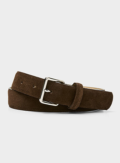 La ceinture su&egrave;de brun boucle carr&eacute;e