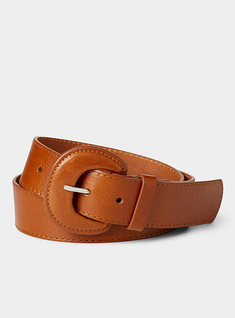 Wide rounded-buckle leather belt