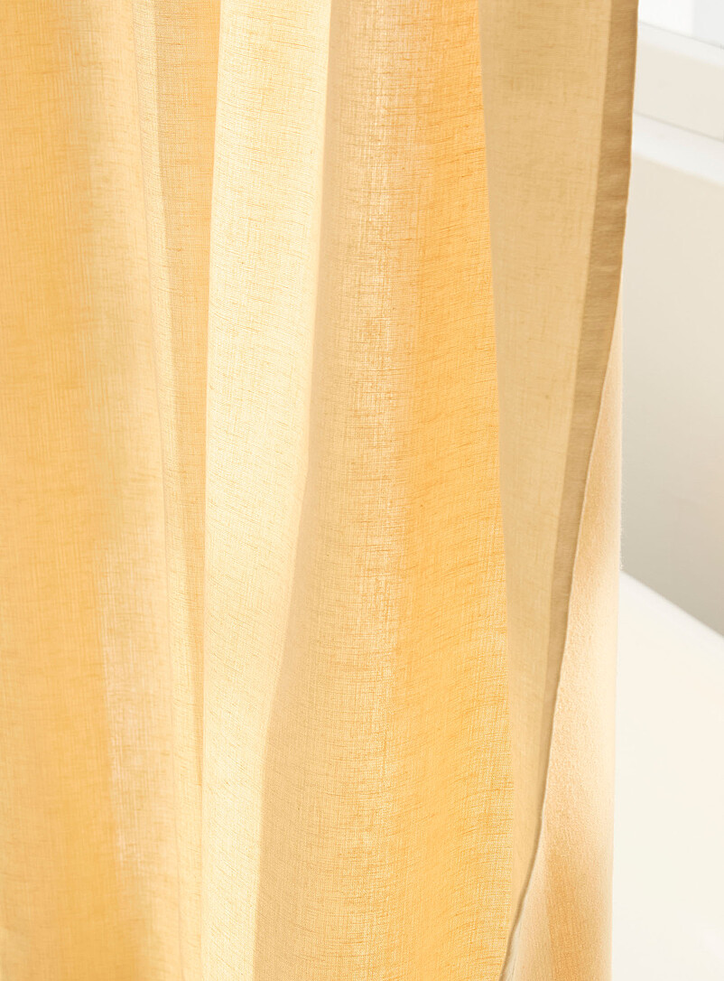 Simons Maison Green Touch of linen shower curtain