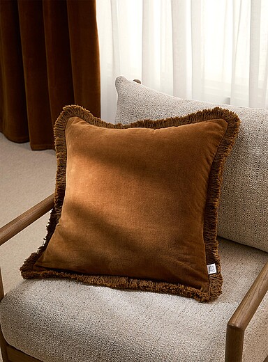 Sumptuous velvet fringed removable-cover cushion 50 x 50 cm