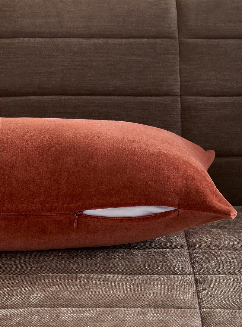 Simons Maison: Le coussin d&eacute;houssable doux velours de coton 30 x 90 cm Taupe
