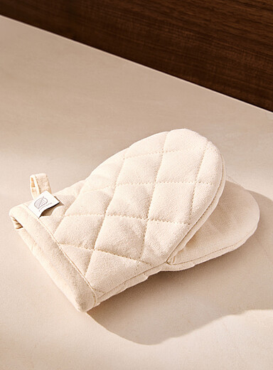 Small plain oven mitt