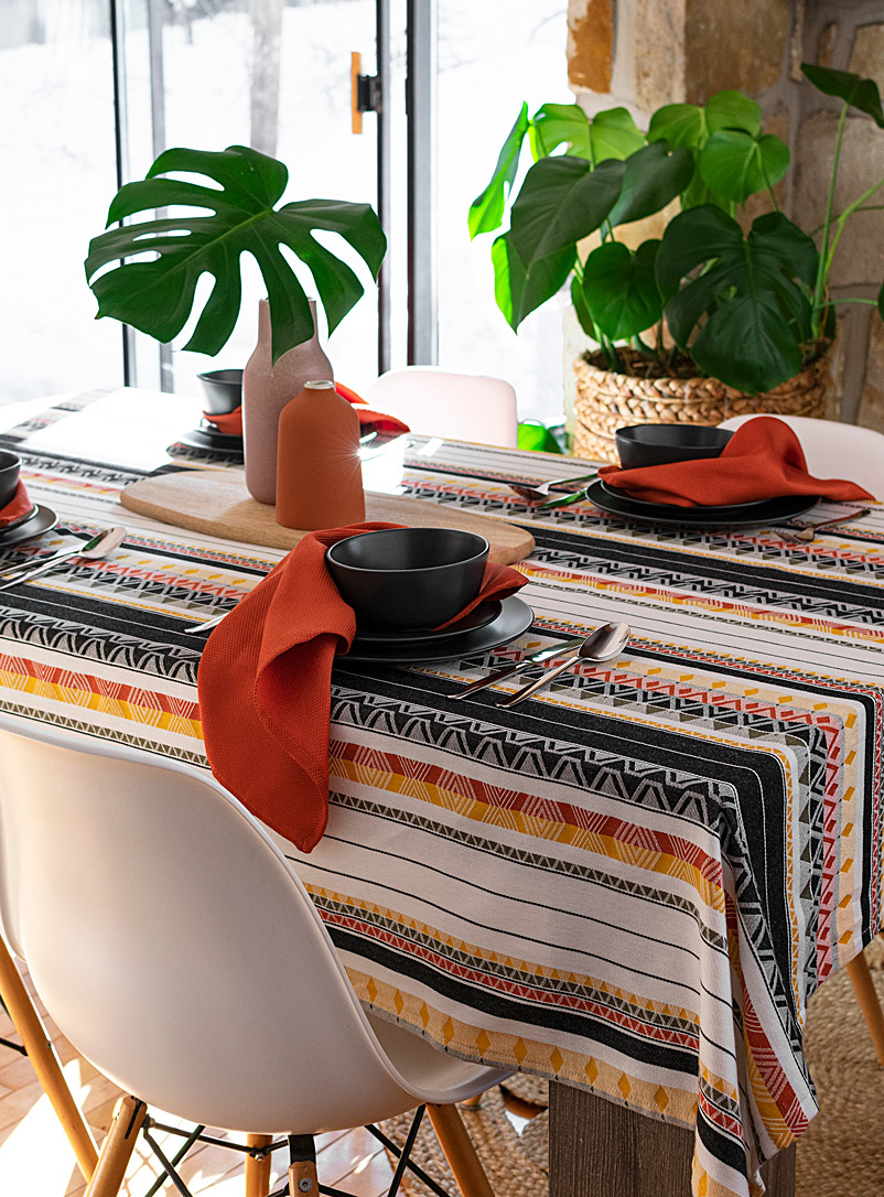 Tablecloths | Kitchen & Dining room | Simons Canada