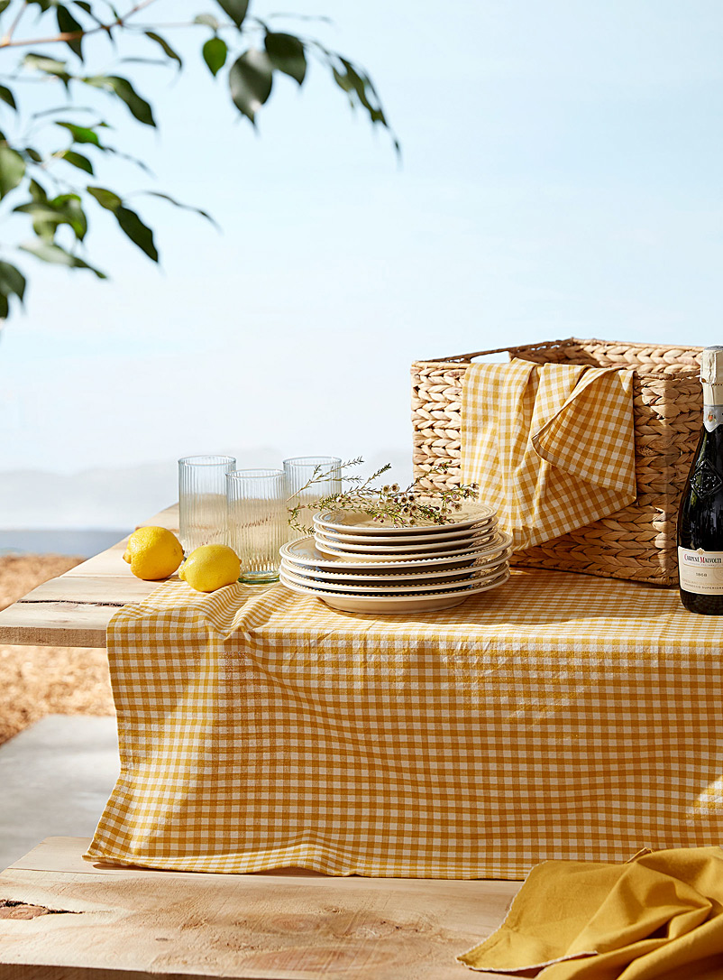 Tablecloths | Kitchen & Dining room | Simons Canada