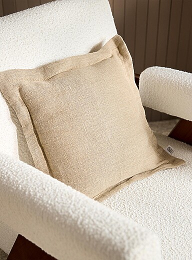 Pure linen ruffled removable-cover cushion 45 x 45 cm | Simons Maison ...