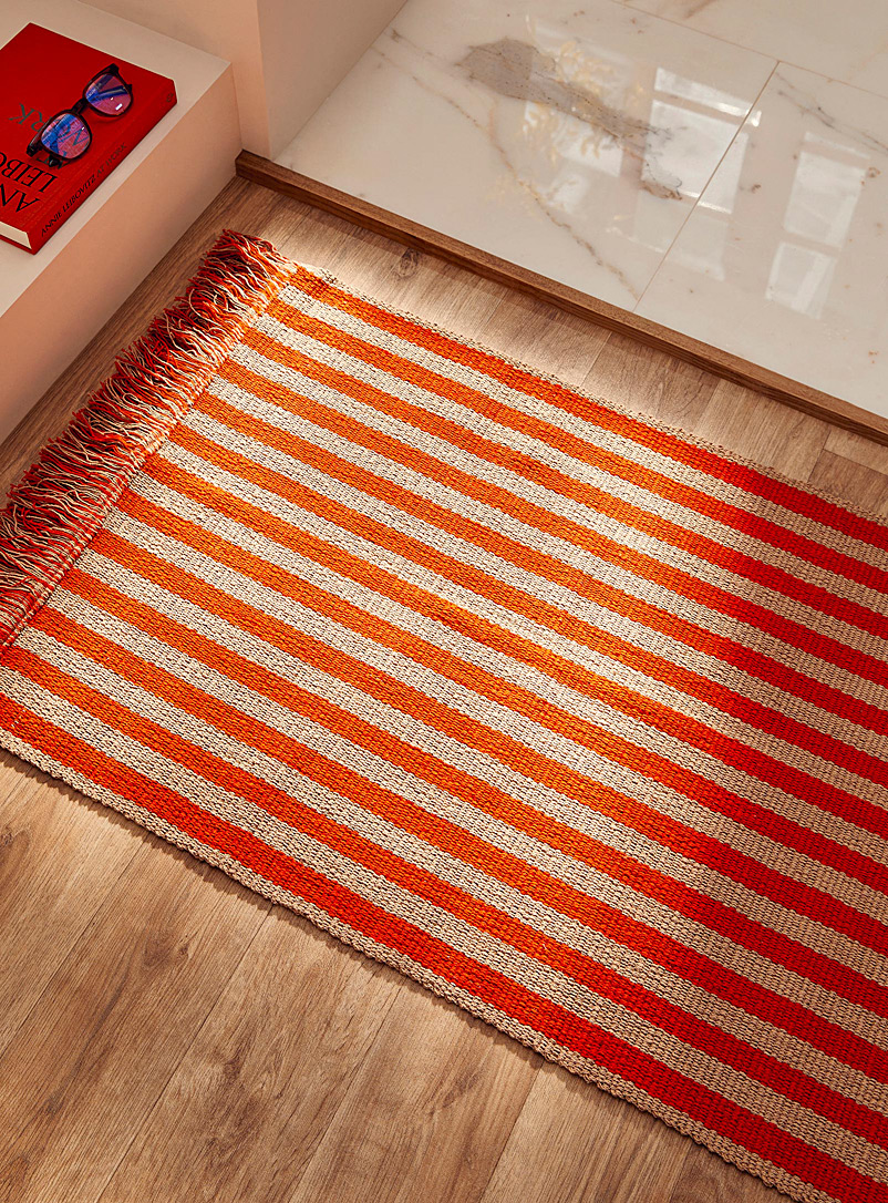Simons Maison: Le petit tapis rayures énergiques Voir nos formats offerts Rouge à motifs
