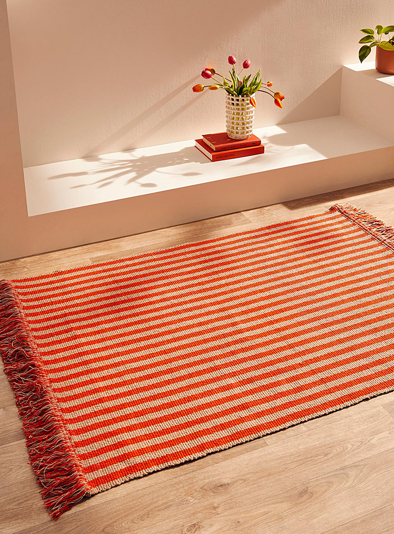 Simons Maison: Le tapis rayures énergiques 90 x 130 cm Rouge à motifs
