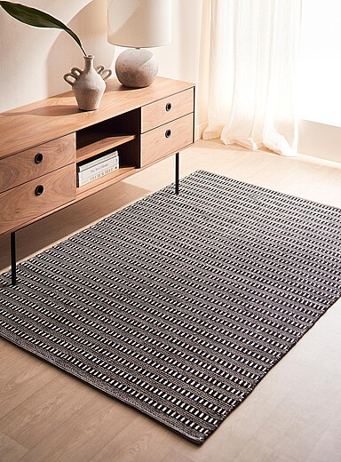 Le tapis tiss&eacute; rayures graphiques 120 x 180 cm