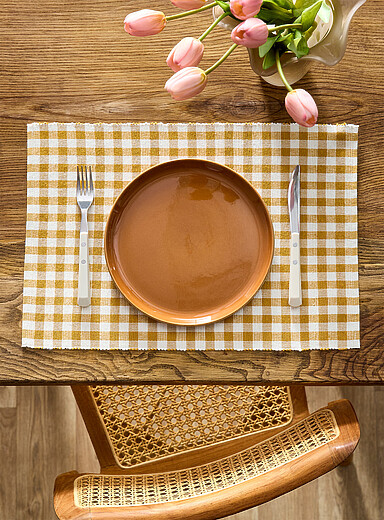 Seasonal gingham placemat