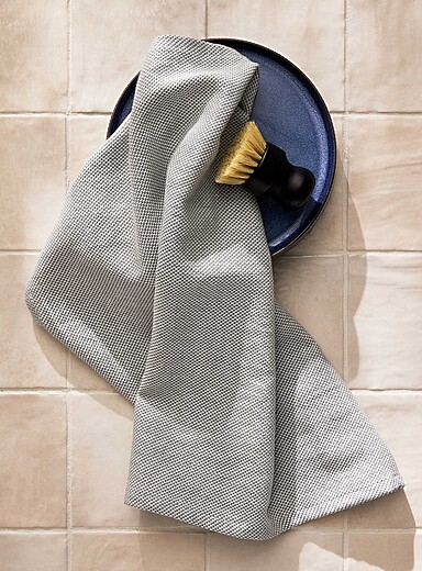 Le linge &agrave; vaisselle carreaux tiss&eacute;s