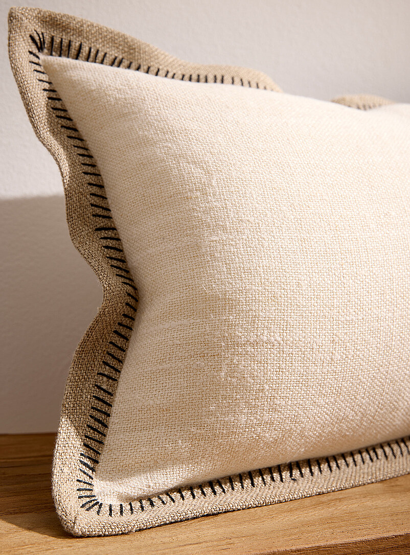 Simons Maison: Le coussin d&eacute;houssable bord contraste pur lin 30 x 50 cm Sable