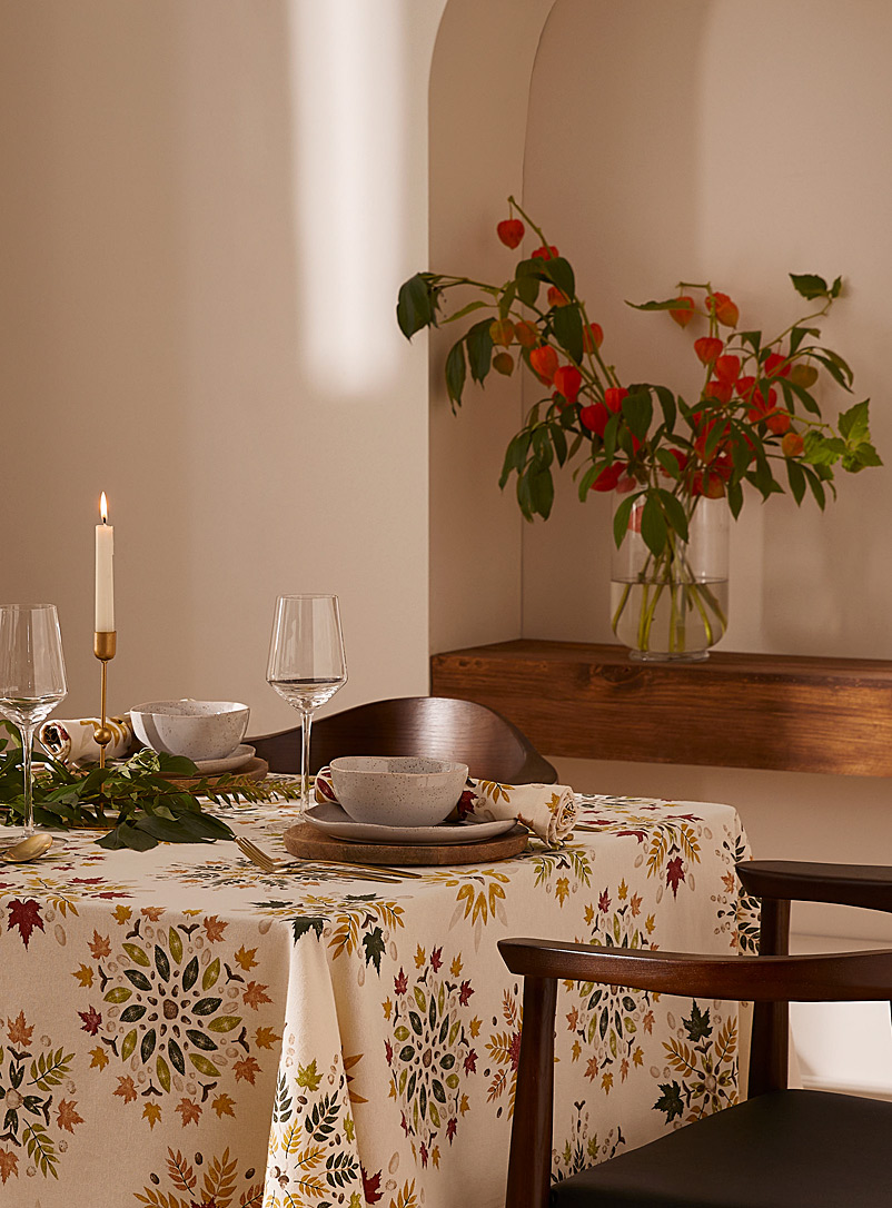 Tablecloths | Kitchen & Dining room | Simons Canada