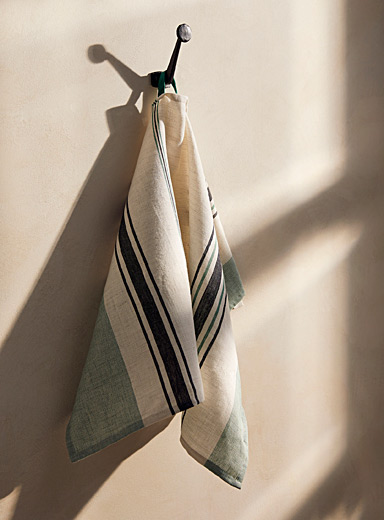 https://imagescdn.simons.ca/images/3502-3232500-39-A1_3/faded-stripes-organic-cotton-and-linen-tea-towel.jpg?__=5