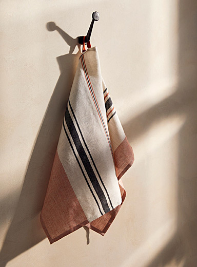 https://imagescdn.simons.ca/images/3502-3232500-89-A1_3/faded-stripes-organic-cotton-and-linen-tea-towel.jpg?__=5
