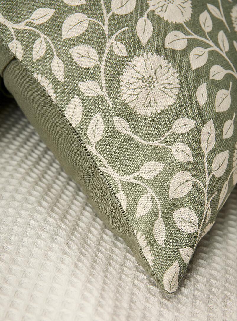 Simons Maison: Le coussin d&eacute;houssable alliums m&eacute;lange de lin 50 x 50 cm Vert &agrave; motifs