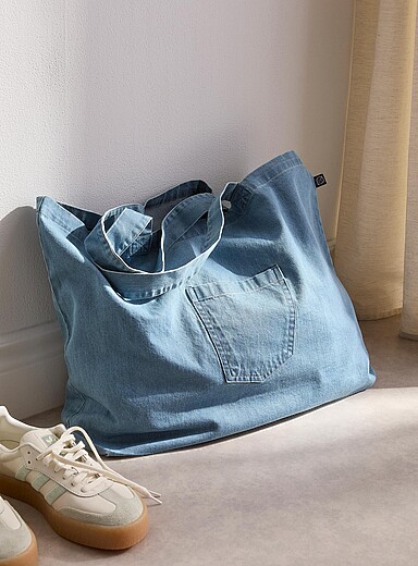 Le sac de magasinage denim