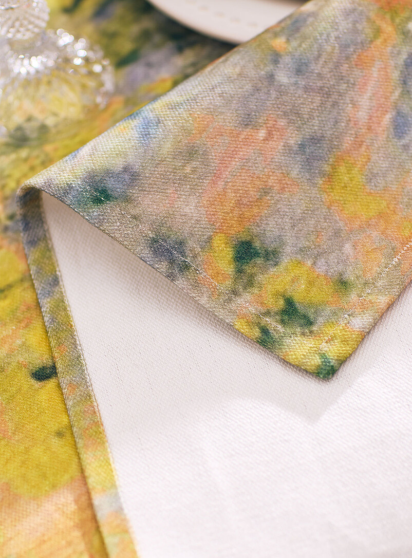 Poppy fields linen-blend table runner 33 x 230 cm A Tribute to