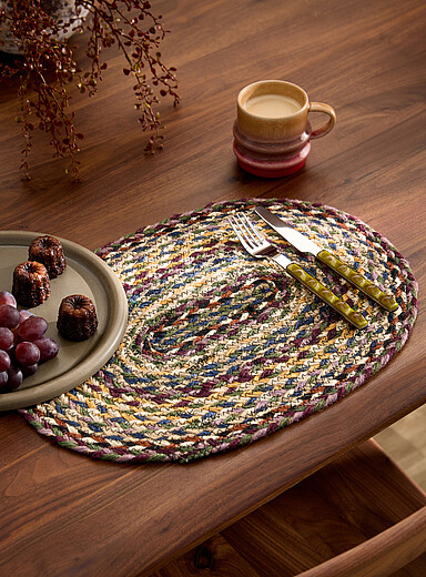 Colourful jute oval placemat