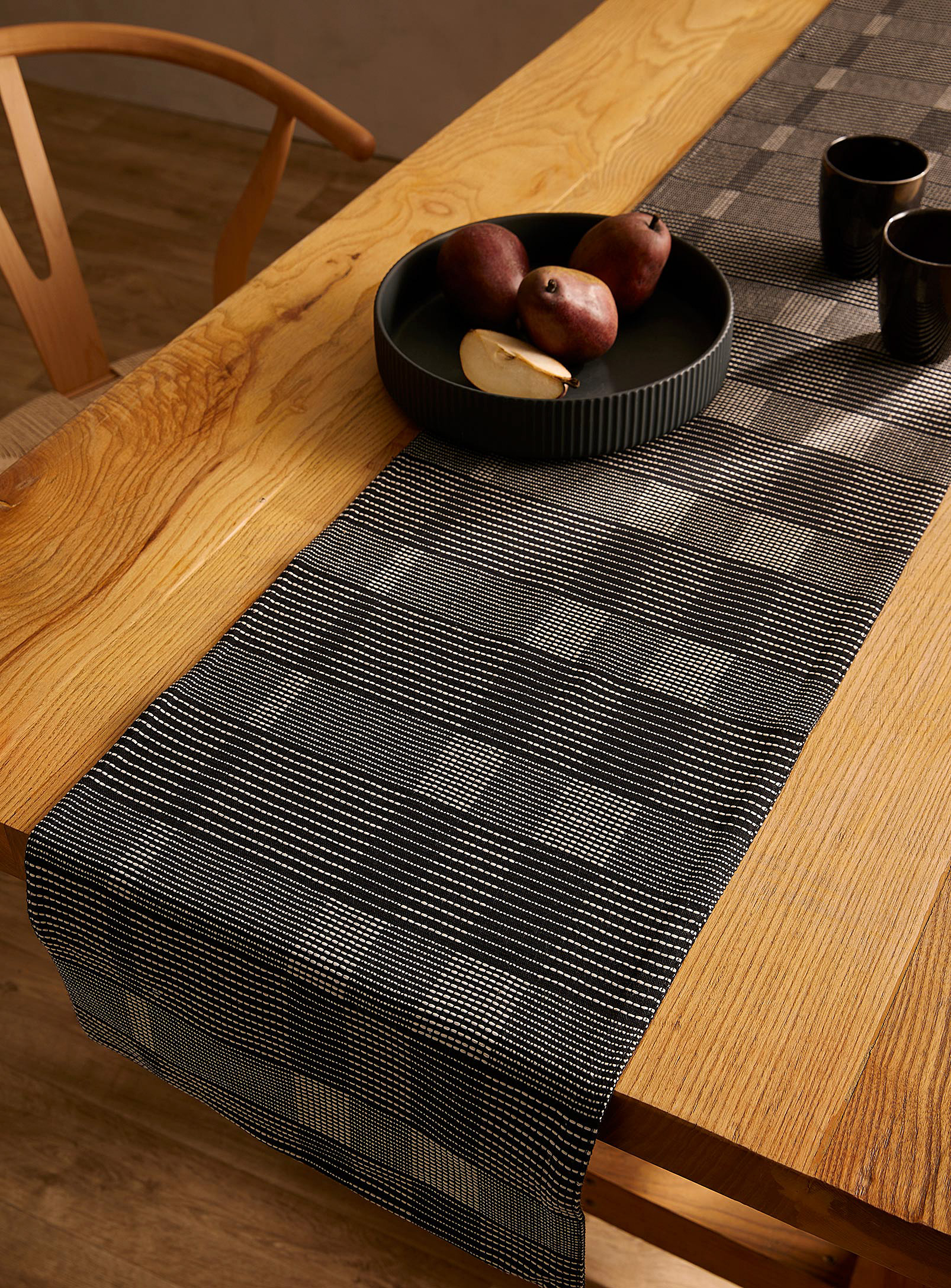 Simons Maison - Le chemin de table coton recyclé rectangles noirs Voir nos formats offerts
