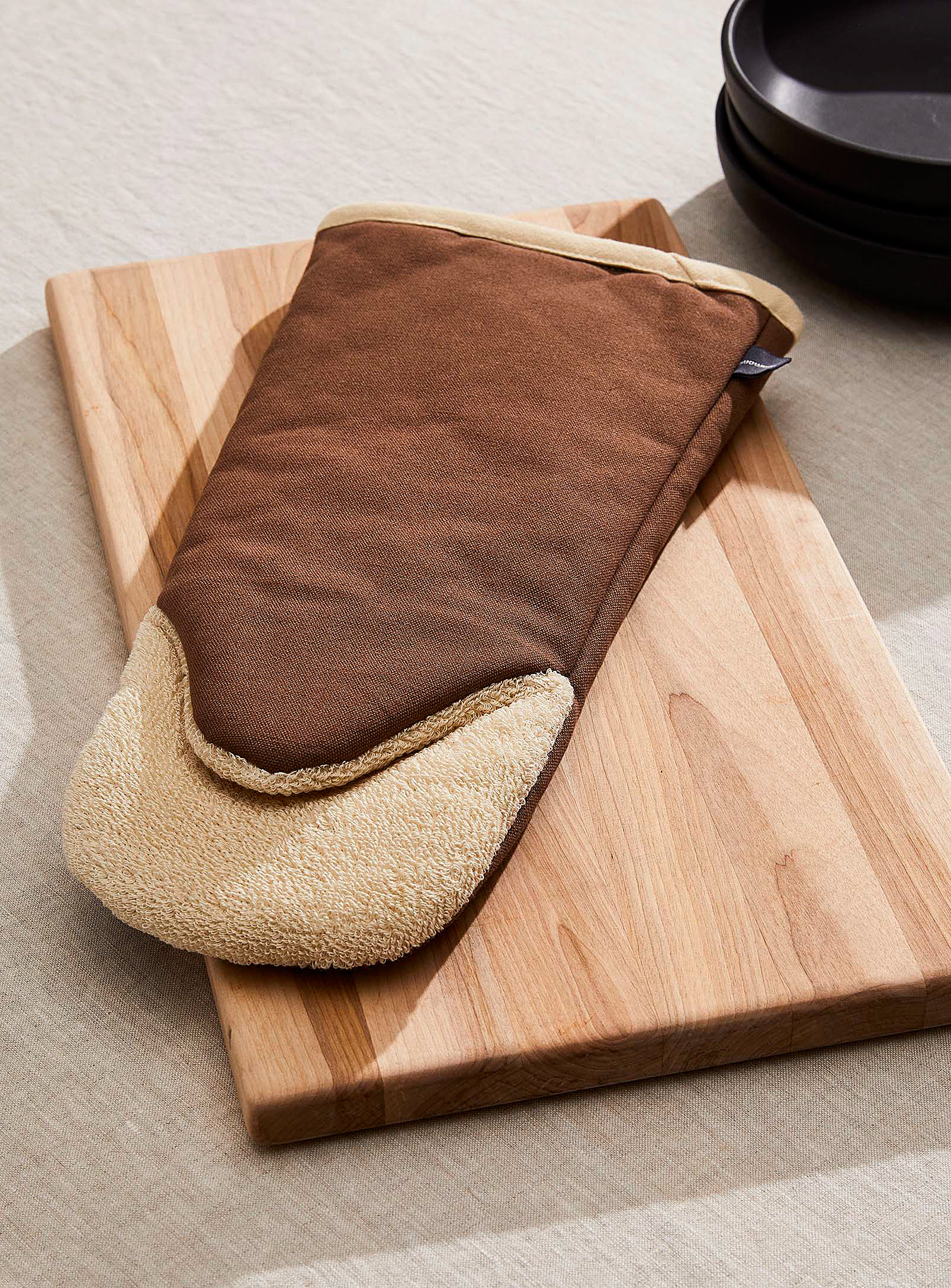 Simons Maison Large Organic Cotton Twill Oven Mitt In Brown