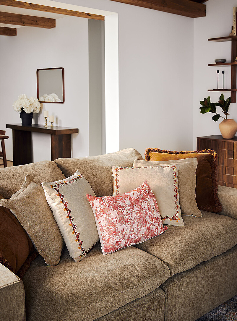 Pure linen ruffled removable-cover cushion 45 x 45 cm product image 3