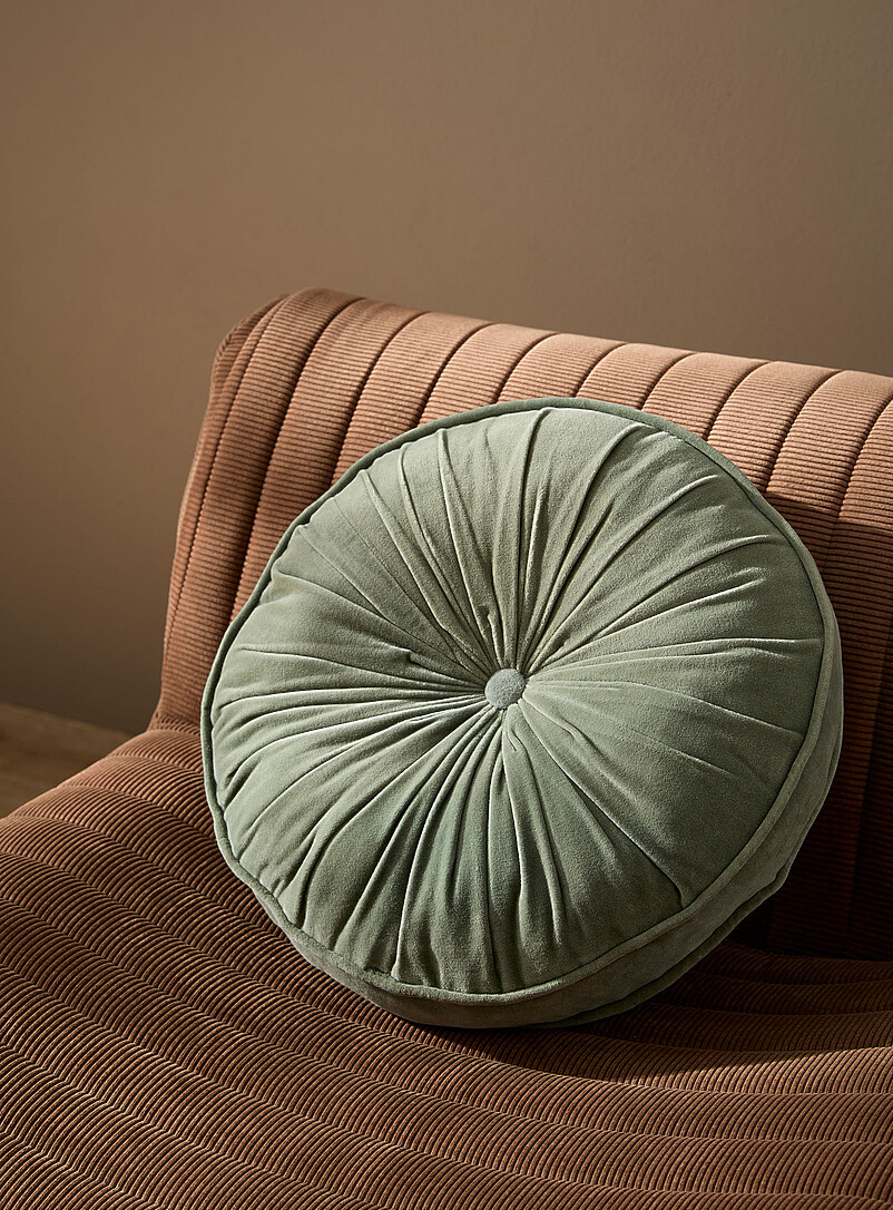 Soft Velvet Drape Round Cushion 44 Cm In Diameter