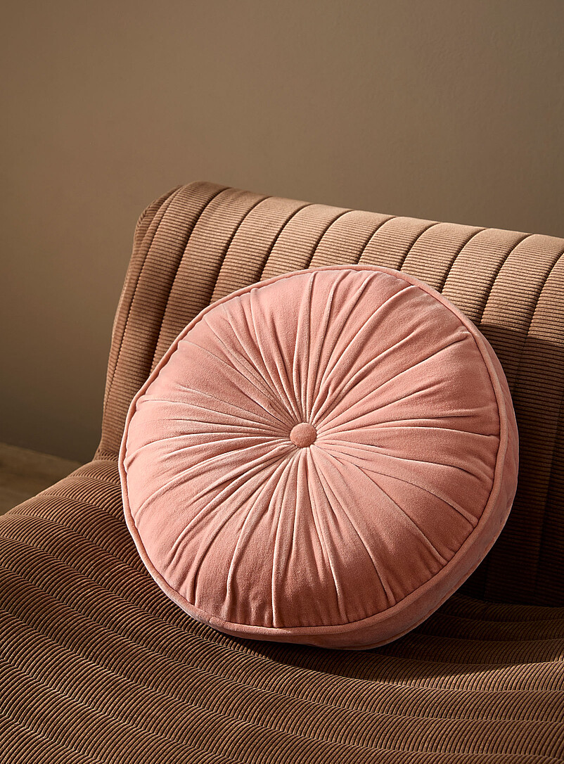 Soft velvet drape round cushion 44 cm in diameter product image (primary)