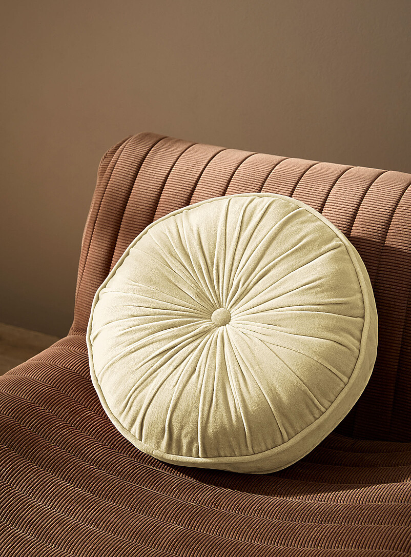 Soft Velvet Drape Round Cushion 44 Cm In Diameter