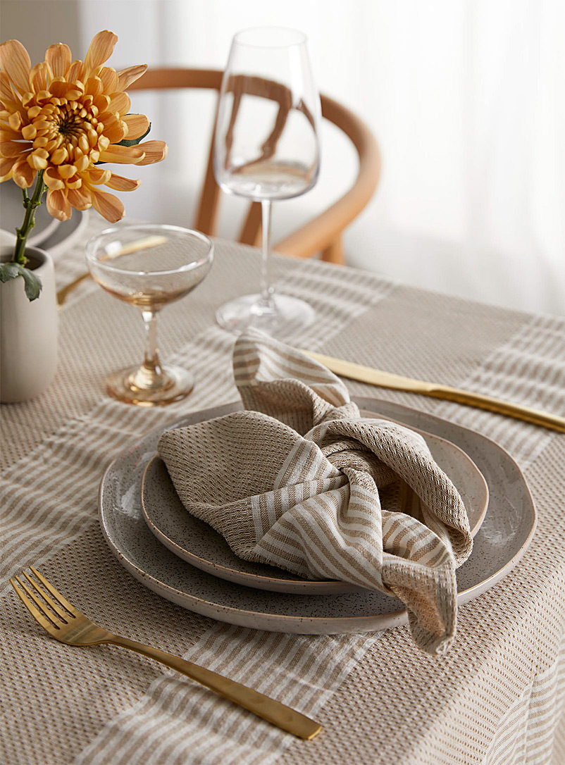 Serviettes De Table Et Anneaux Salle A Manger Simons Serviettes De Table Et Anneaux Salle A Manger Simons