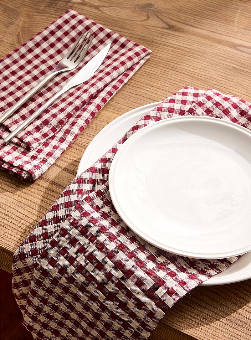 Burgundy gingham napkins Set of 2 product image (primary)