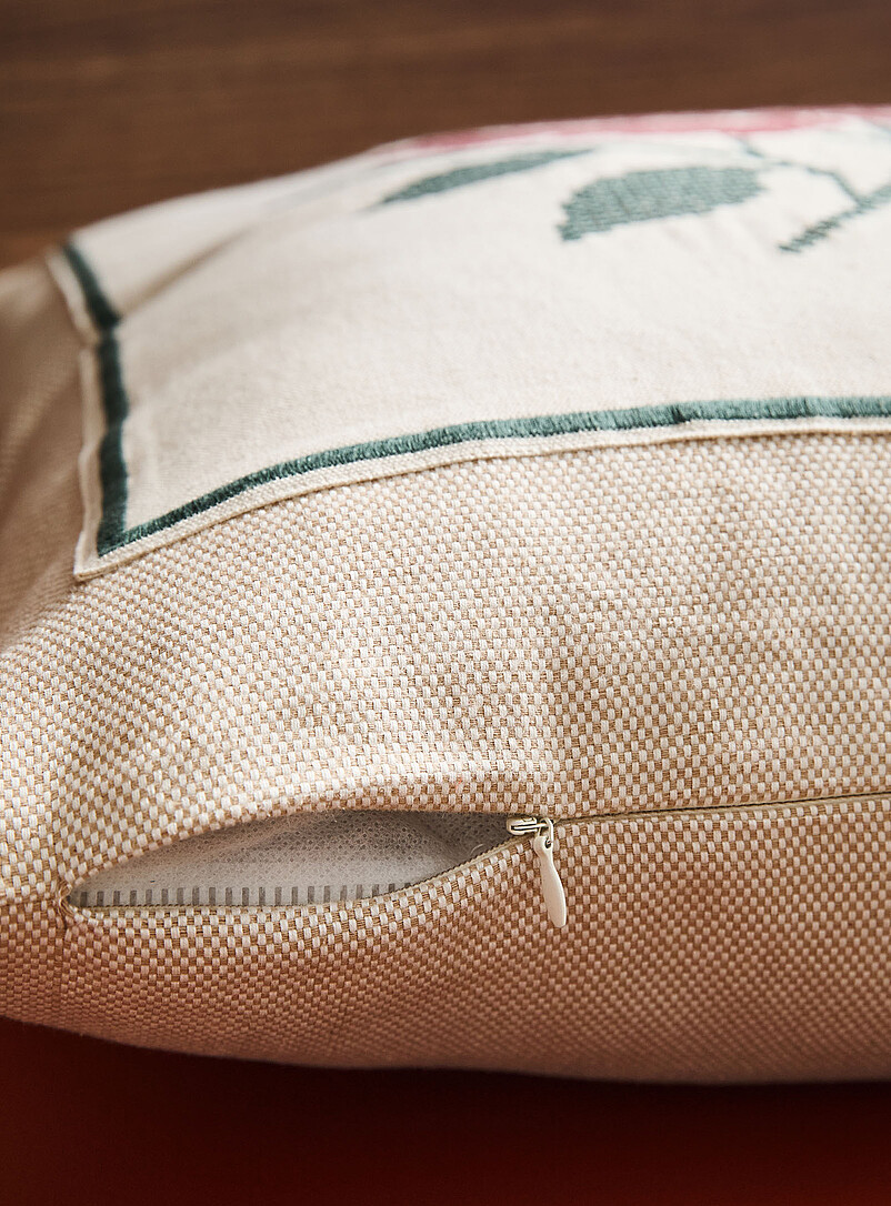 Embroidered rose basket weave removable-cover cushion 50 x 50 cm product image 2