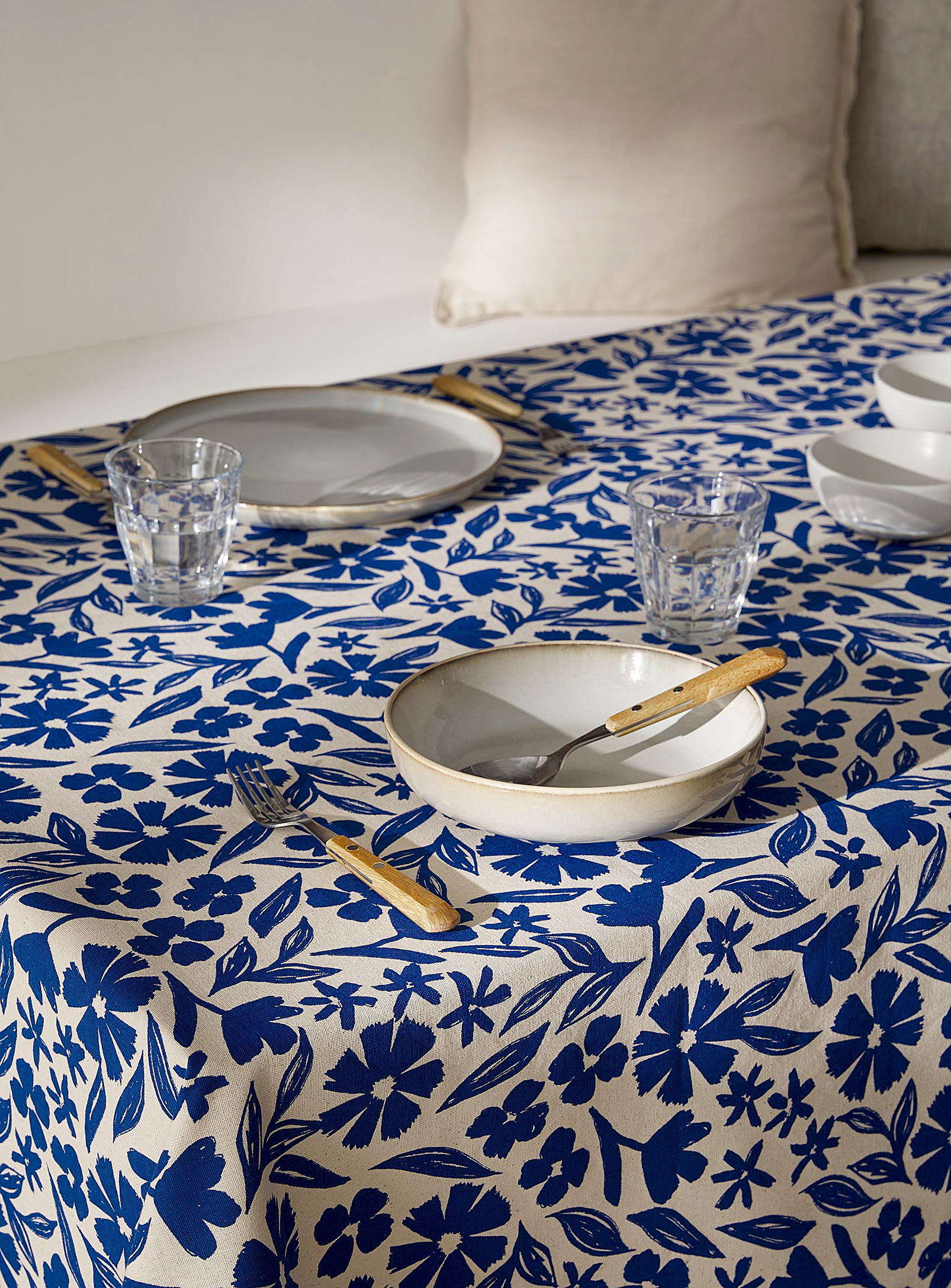 Simons Maison Indigo Flowers Recycled Cotton Tablecloth In Patterned Ecru