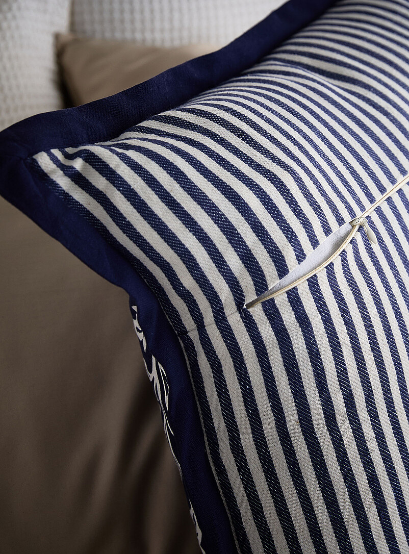 Contrasting flowers linen-blend removable-cover cushion 50 x 50 cm product image 2