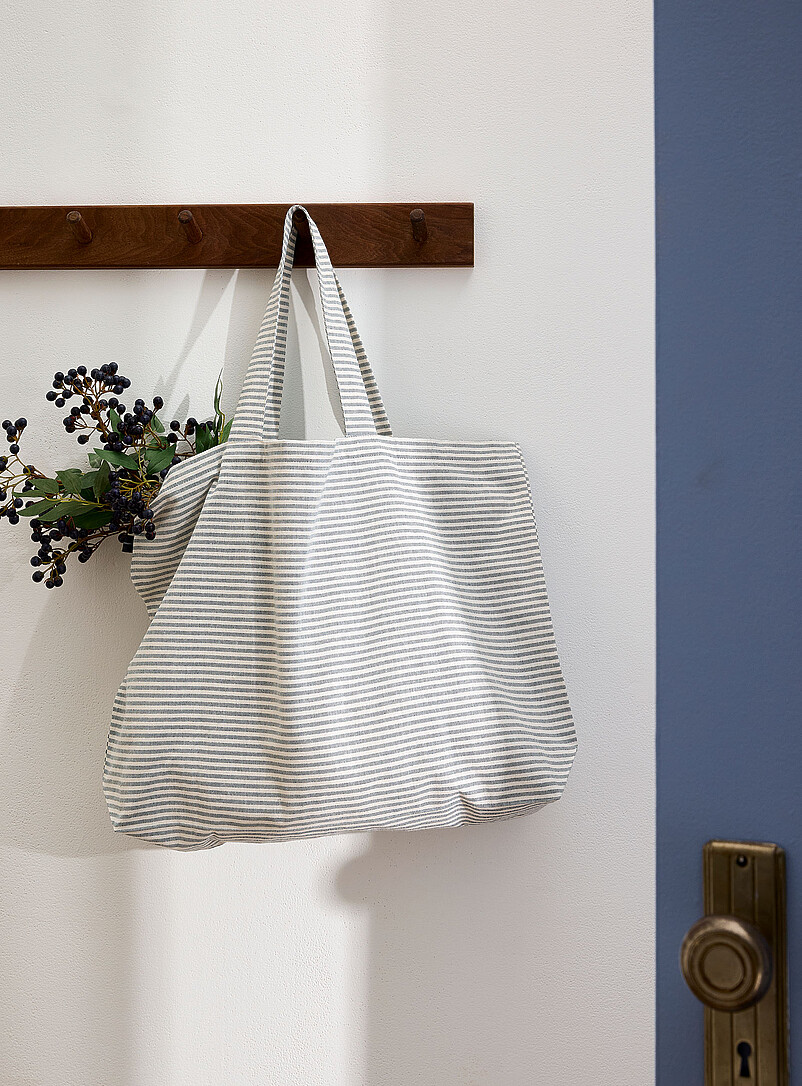 Pyjama-Stripe Shopping Bag