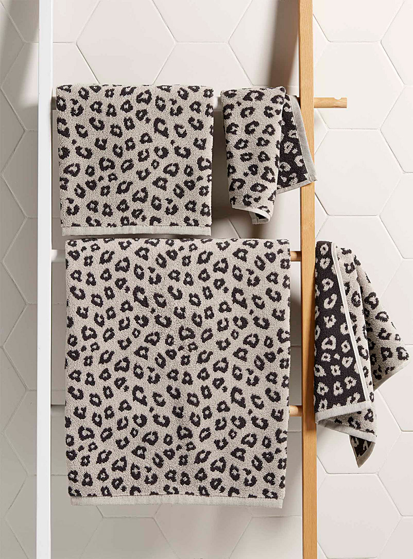leopard bath towels