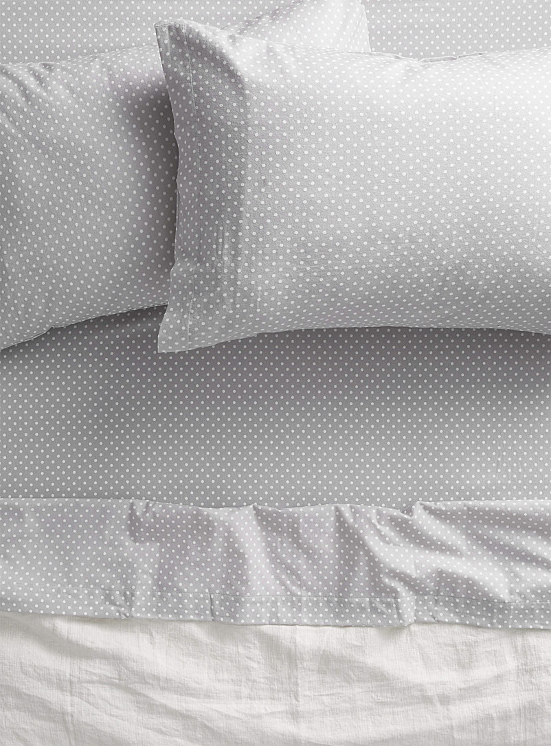 Simons Maison Assorted Polka dot flannel sheet Fits mattresses up to 15 in