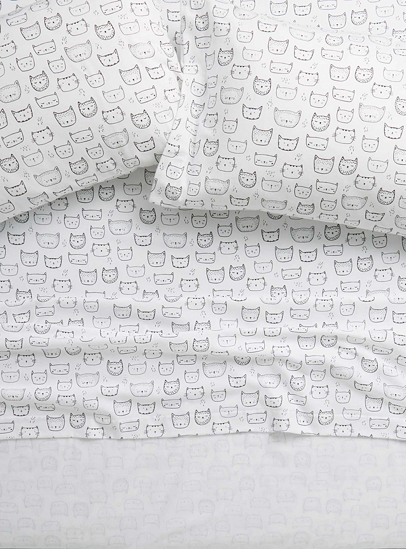 Simons Maison Assorted Purring kittens flannel sheet Fits mattresses up to 15 in